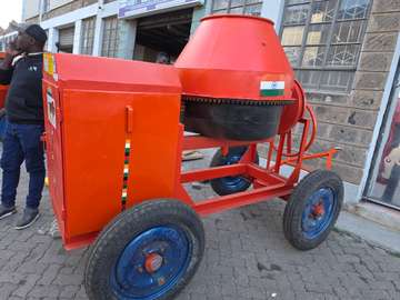 Titan 500L diesel concrete mixer *Brand  New *