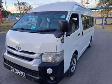 Toyota Hiace diesel 9l 2014 slightly used