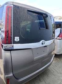 Toyota Noah grey 2018 2wd