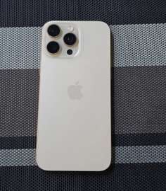 Apple iPhone 16 Pro Max