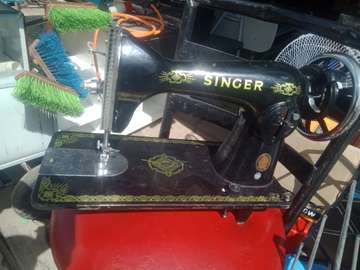 Singer Sewing machine (head only)