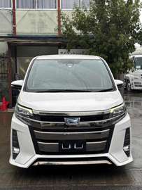 Toyota Noah hybrid wxb
