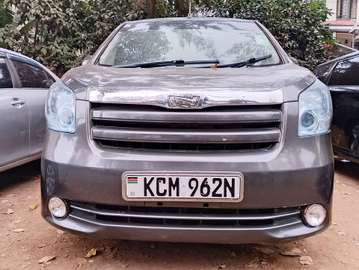 TOYOTA NOAH.. 2010 MODEL