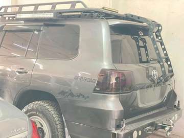 TOYOTA LANDCRUISER V8 SAHARA 2018MODEL SUNROOF DIESEL