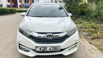 Honda Fit shuttle Hybrid 2018 2WD