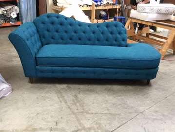 Elegant Blue Tufted Chaise Lounge Sofa