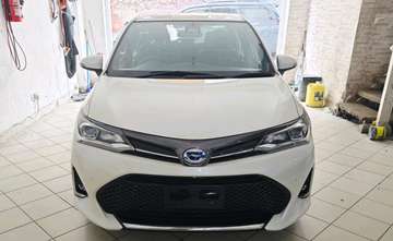 Toyota Axio hybrid WxB white 2019