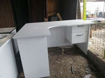 L-shape office desk