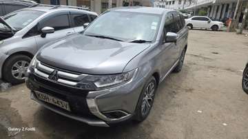 MITSUBISH OUTLANDER 2015MODEL 7 SEATER