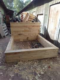 Wooden Pallet Bed White with Cushioned Headboard & Shelves