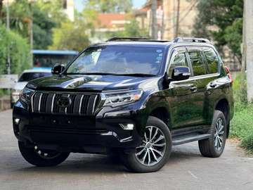 Make Toyota Land cruiser TX_L 2019 model fully loaded.