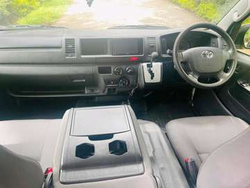Toyota Hiace Cargo Van White 4-Door Reliable