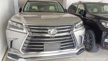 Lexus LX570 2018 Gold Sunroof