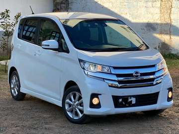Nissan Dayz Highway Star 2018 model White color.
