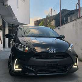 Toyota Yaris black 2020 2wd
