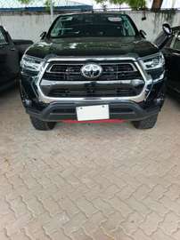 Toyota  Hilux double cabin