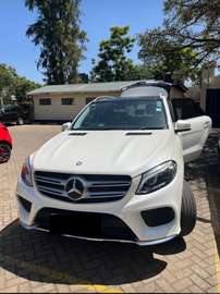 Mercedes-Benz GLE-Class White Spacious SUV