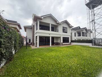 4 Bed Villa with En Suite at Paradise