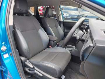 Toyota Auris blue color fully loaded 2017 model