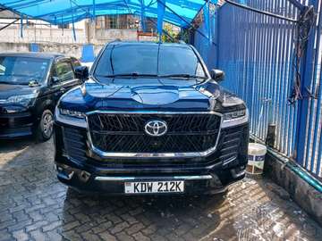 TOYOTA LAND CRUISER V8 ZX,2015(WE ACCEPT H.P ,DEPOSIT 3M)