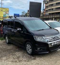 Honda stepwagon spada