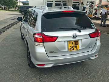 TOYOTA FIELDER HYBRID 2017MODEL