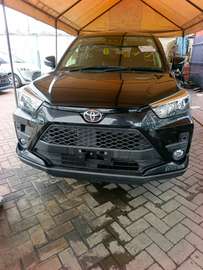 Toyota Raize black