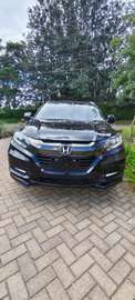 Honda Vezel black.
2019 Model
1500cc
Hybrid fully loaded.