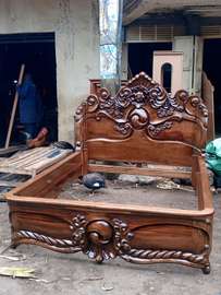 Royal solid hardwood mahogany bed