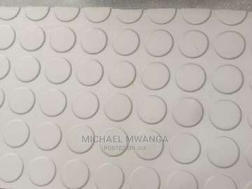 Coin Mat/Round Studded Mat