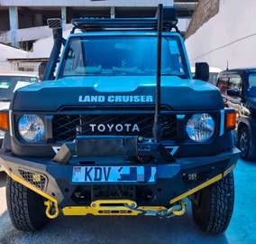 TOYOTA LAND CRUISER