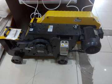 Steel bar cutter