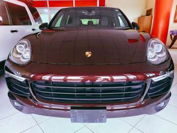 Porsche cayenne 2017 maroon sport