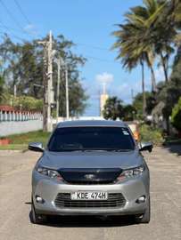 Toyota Harrier SUV Silver Reliable Smooth Ride