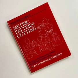 Metric Pattern Cutting Ladies Updated & Extended Edition