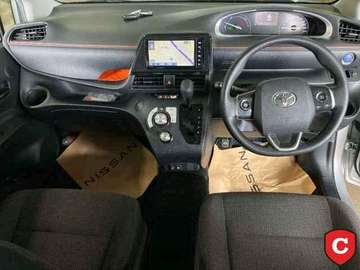 TOYOTA SIENTA HYBRID 2019MODEL 7 SEATER