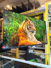 Samsung 37-inches S8 S80D 4K Smart Monitor