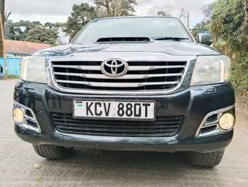 TOYOTA HILUX DOUBLE CAB AUTOMATIC 2011 MODEL