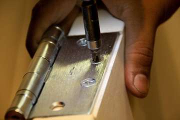 Burglar Proof Door & Lock Repairs & Locks Installation/24/7 Locksmith