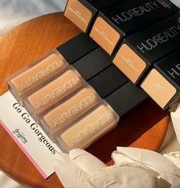 Huda Beauty Liquid Matte Lipstick