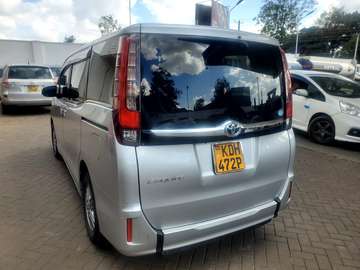 Toyota Noah for Hire