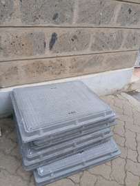 Reinforced fibre manhole cover 600 x 450