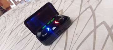 Bluetooth Wireless Earbuds Black with Charging Case