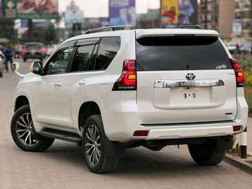 Toyota LANDCRUIZEr