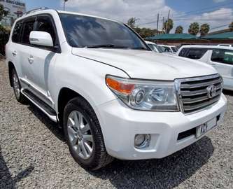 2013 TOYOTA LAND CRUISER ZX V8