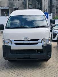 TOYOTA HIACE HIGHROOF AUTO DIESEL