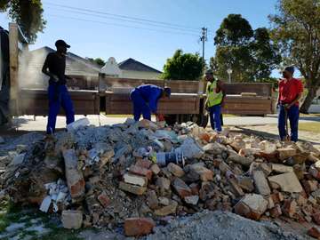 Professional & affordable Rubbish Clearance/Junk & Bulky Waste Removal