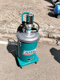 Total Air Grease Lubricator