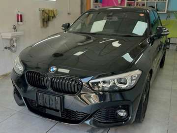 BMW 118i Black 2018