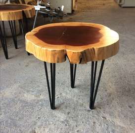 Round solid coffee table